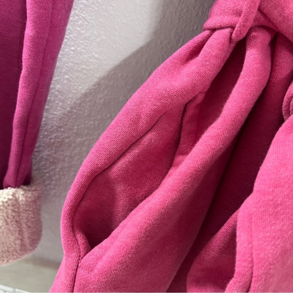 Victoria’s Secret fuzzy pink cozy robe - Picture 4 of 9